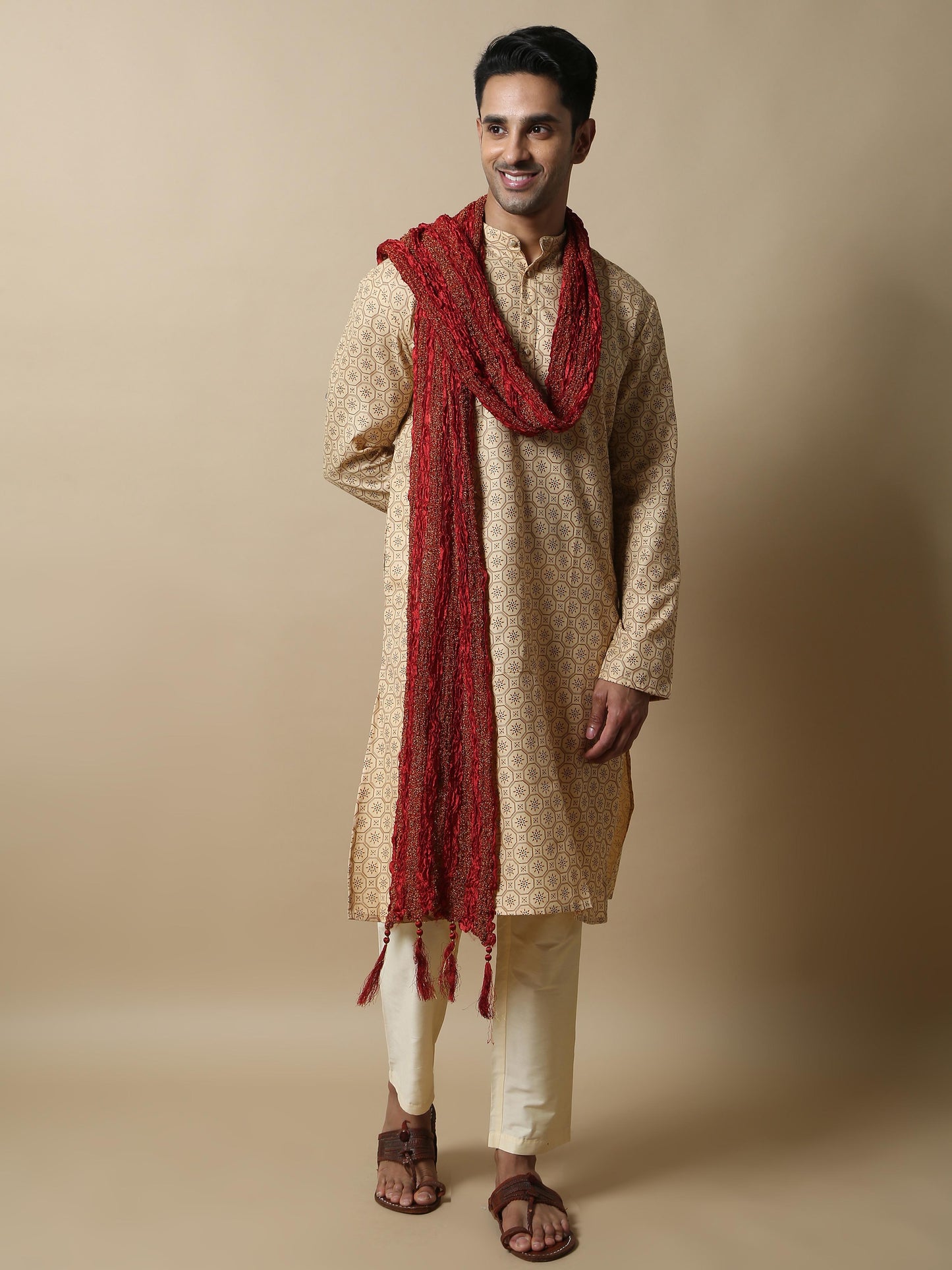 Maroon stole for men